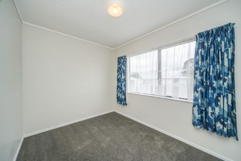 Photo of property in 99 Hillcrest Drive, Kelvin Grove, Palmerston North, 4414