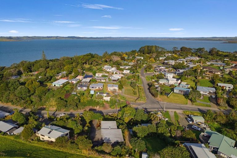 Photo of property in 20 Shelly Beach Road, Shelly Beach, Helensville, 0874