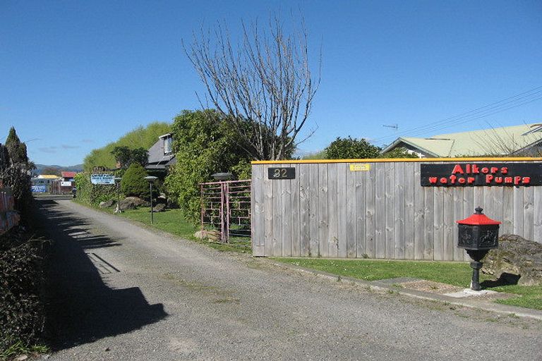 Photo of property in 32 Pioneer Highway, Awapuni, Palmerston North, 4412