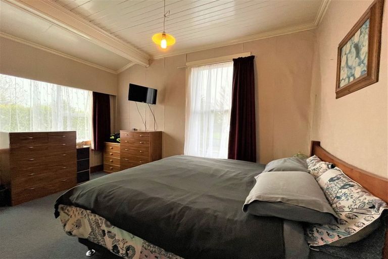 Photo of property in 15 May Street, Waiwera South, Clinton, 9584