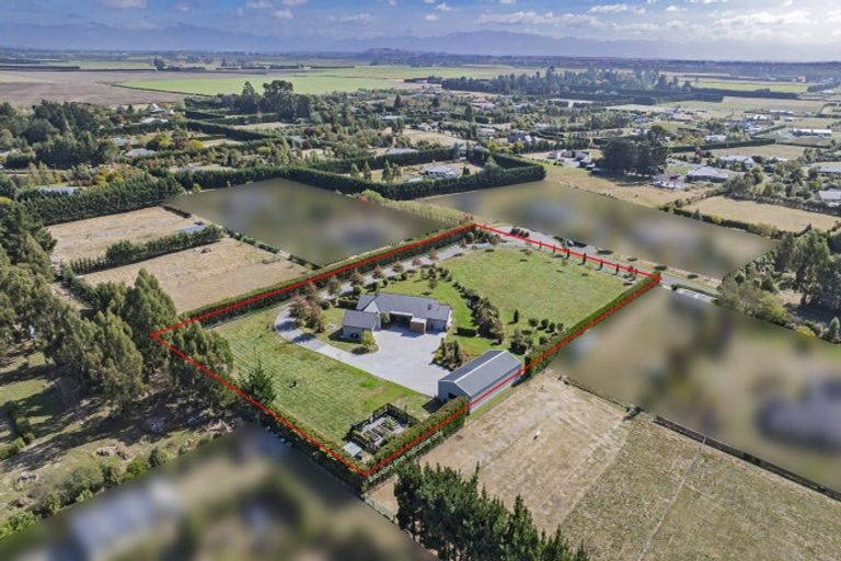 Photo of property in 39 Thorndon Close, Kirwee, Darfield, 7571