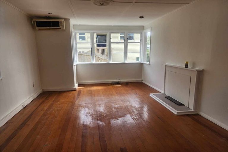 Photo of property in 125 Champion Street, Cannons Creek, Porirua, 5024