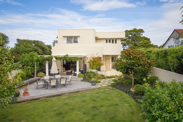 Photo of property in 224 Victoria Avenue, Hokowhitu, Palmerston North, 4410