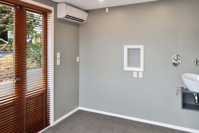 Photo of property in 13 Kotari Road, Days Bay, Lower Hutt, 5013