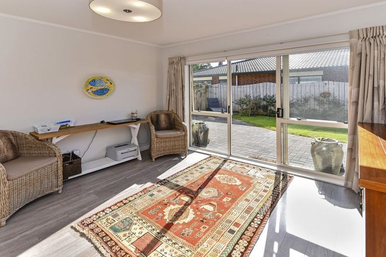 Photo of property in 1 Tolvah Place, Wattle Downs, Auckland, 2103