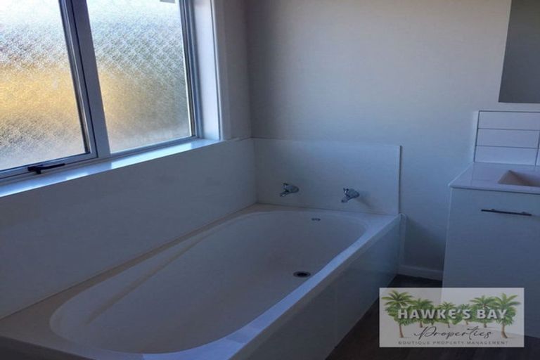 Photo of property in 37 Cassino Crescent, Onekawa, Napier, 4110