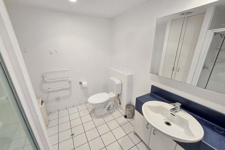 Photo of property in Terrace Heights Apartments, 7c/163 The Terrace, Wellington Central, Wellington, 6011