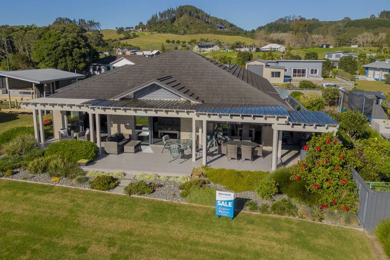 Photo of property in 14 Motukorure Parade, Cooks Beach, Whitianga, 3591