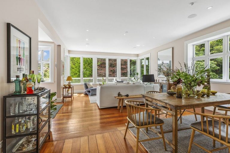 Photo of property in 19 Lower North Terrace, Kelburn, Wellington, 6012