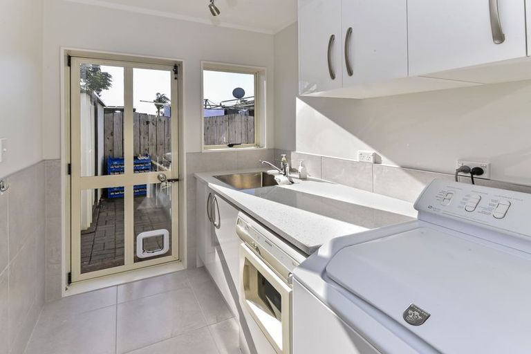 Photo of property in 1 Tolvah Place, Wattle Downs, Auckland, 2103