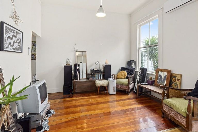 Photo of property in 35 Lawrence Street, Newtown, Wellington, 6021