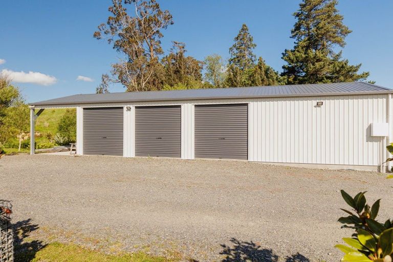 Photo of property in 100 Cole Street, Dannevirke, 4930