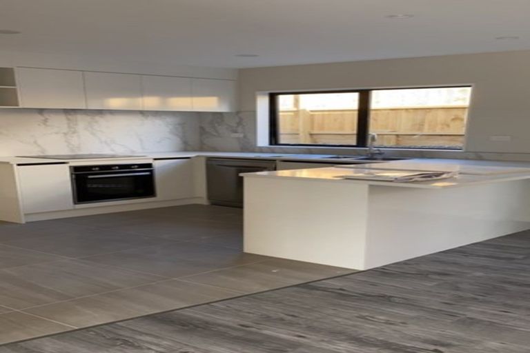 Photo of property in 10 Han Court, Glen Eden, Auckland, 0602