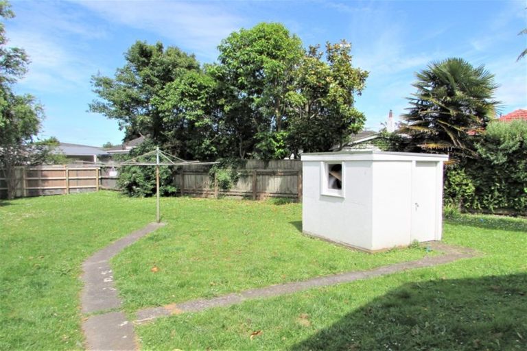 Photo of property in 60 Oxford Terrace, Epuni, Lower Hutt, 5011