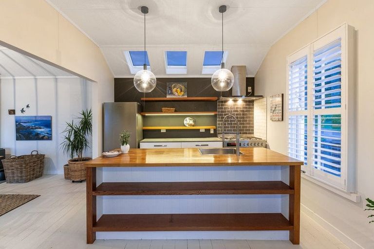 Photo of property in 3 Sand Track, Paekakariki, 5034