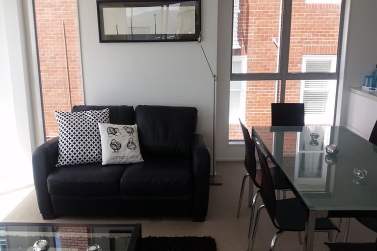 Photo of property in 3/16 Oriental Terrace, Oriental Bay, Wellington, 6011