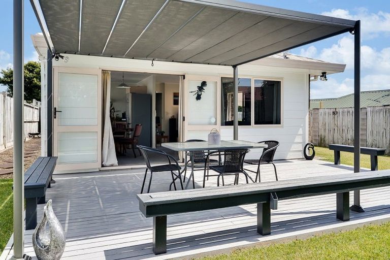Photo of property in 21 Caulfield Place, Nawton, Hamilton, 3200