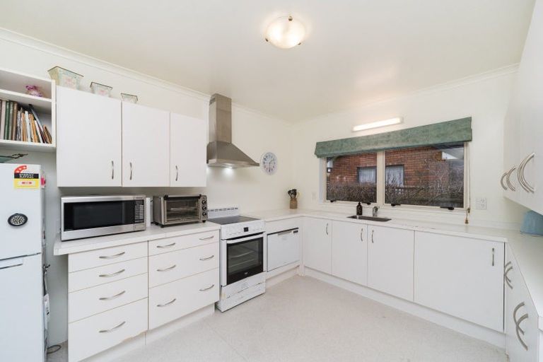 Photo of property in 14 Scandia Court, Hokowhitu, Palmerston North, 4410