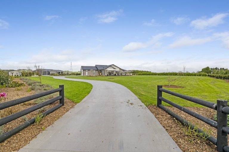 Photo of property in 342 Manutahi Road, Lepperton, New Plymouth, 4372