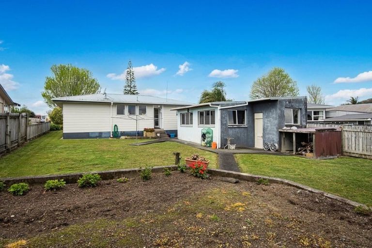 Photo of property in 42 Beazley Crescent, Tikipunga, Whangarei, 0112