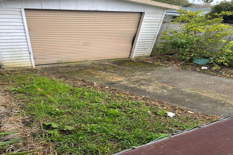 Photo of property in 2/199 Henderson Valley Road, Henderson, Auckland, 0612