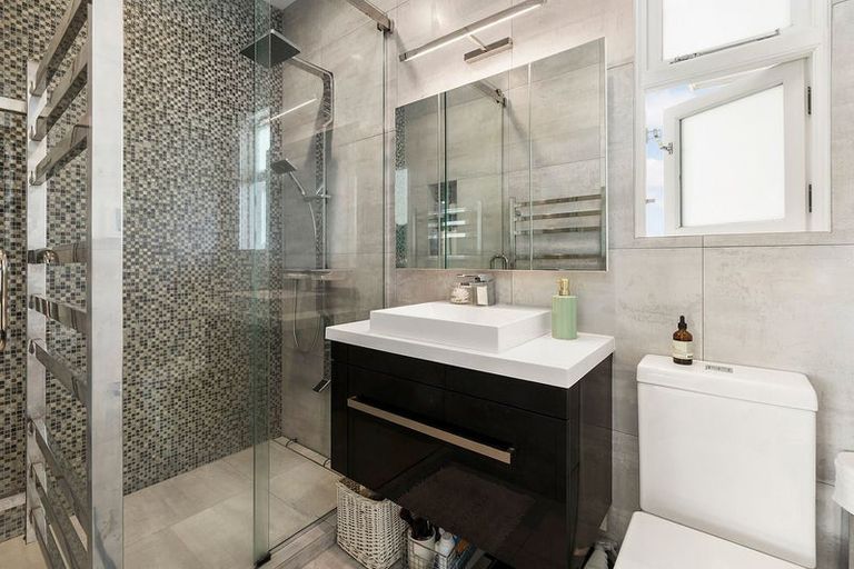 Photo of property in 2 Katherine Avenue, Thorndon, Wellington, 6011