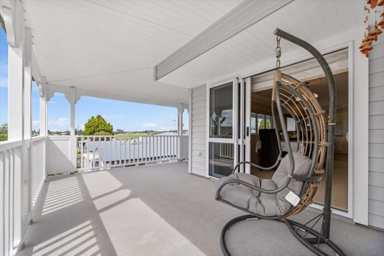 Photo of property in 35 Oxford Street, Te Puke, 3119