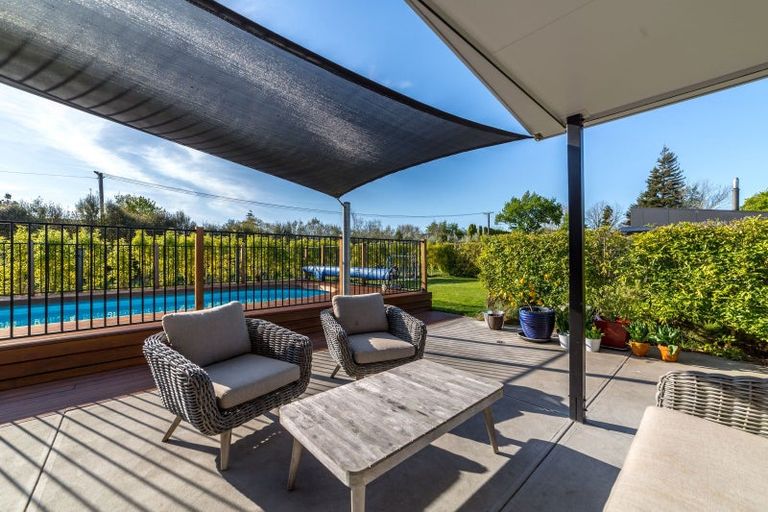 Photo of property in 6 Hewson Lane, Greytown, 5712