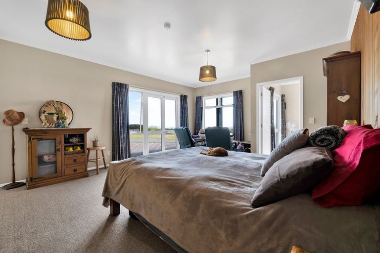 Photo of property in 1593 Mangorei Road, Mangorei, New Plymouth, 4371