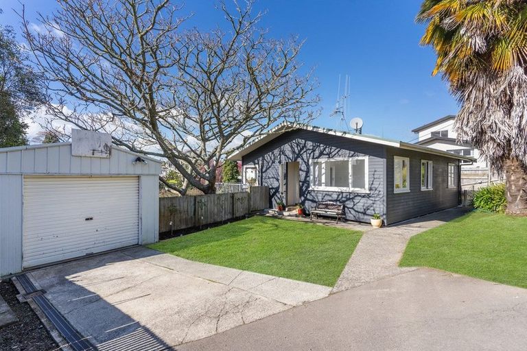 Photo of property in 2 Lees Way, Otumoetai, Tauranga, 3110