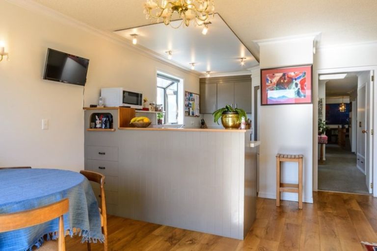 Photo of property in 20 Broadway, Picton, 7220