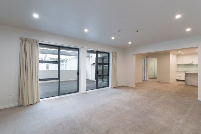 Photo of property in 72 Daniell Street, Newtown, Wellington, 6021