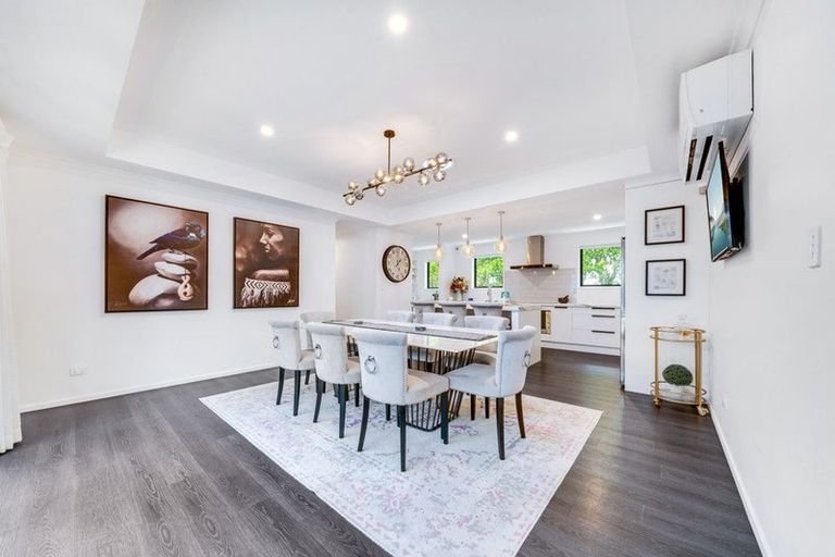 Photo of property in 42 Twin Parks Rise, Papakura, 2110