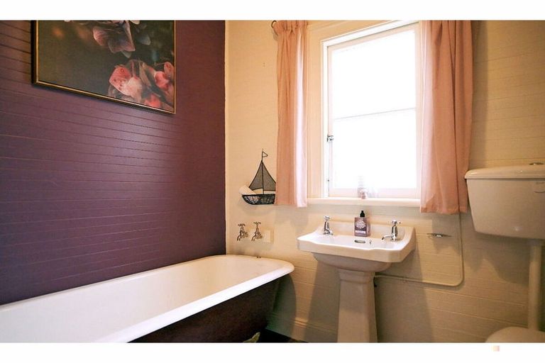 Photo of property in 22 Mckenzie Street, Geraldine, 7930