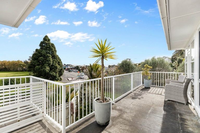 Photo of property in 1 Bonithon Avenue, Moturoa, New Plymouth, 4310
