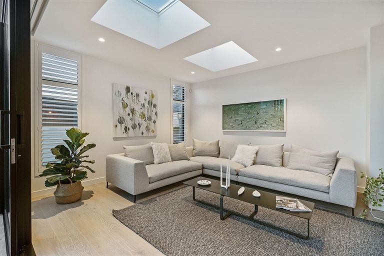 Photo of property in 19 Hart Road, Hauraki, Auckland, 0622