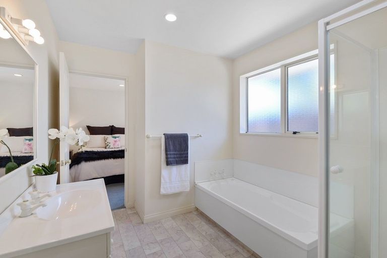 Photo of property in 8 Thornley Place, Woodend, 7610