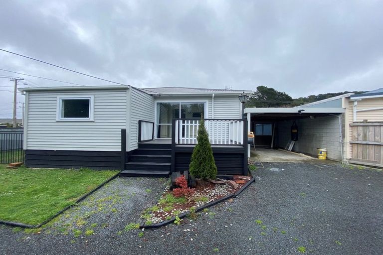 Photo of property in 35 Bledisloe Crescent, Wainuiomata, Lower Hutt, 5014