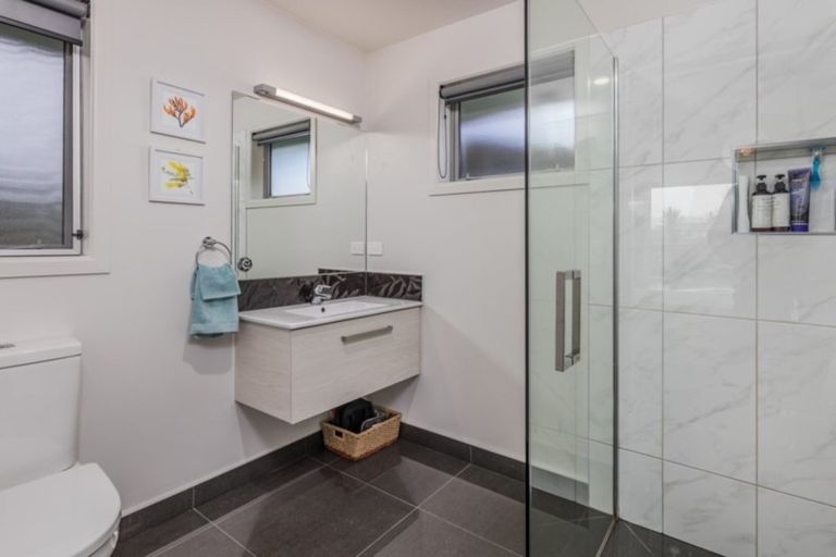 Photo of property in 6 Summerfield Way, Parahaki, Whangarei, 0112