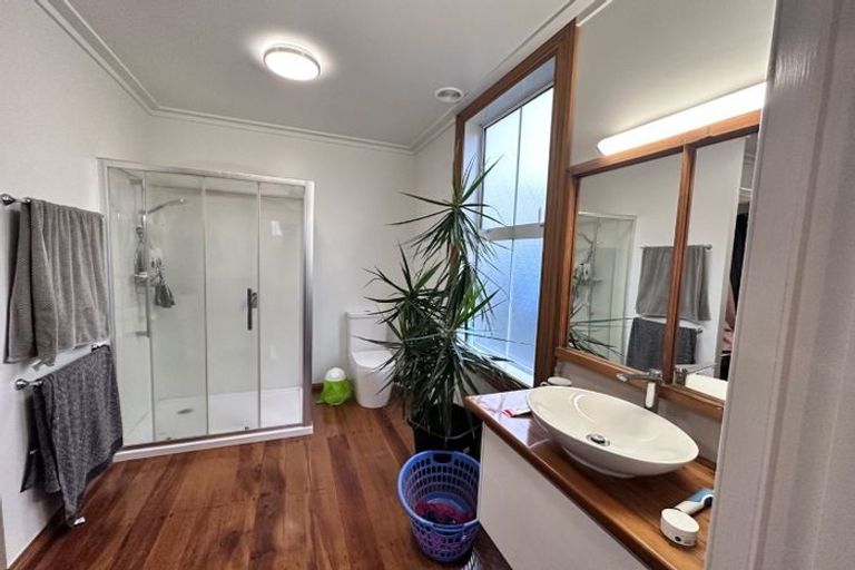 Photo of property in 56 Bellevue Way, Otaika, 0170