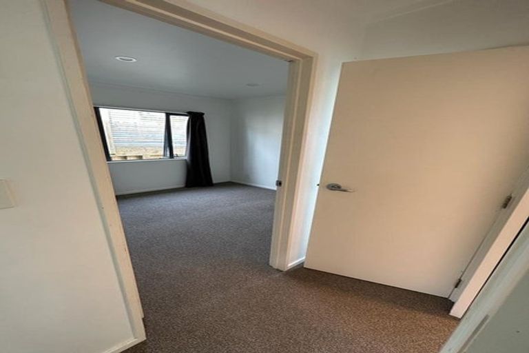 Photo of property in 4 Ridgemount Rise, Mangere Bridge, Auckland, 2022