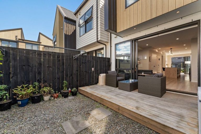 Photo of property in 17 Peihana Road, Hobsonville, Auckland, 0616
