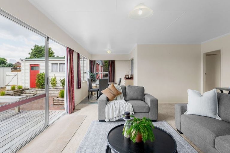 Photo of property in 74 Amanda Avenue, Dinsdale, Hamilton, 3204