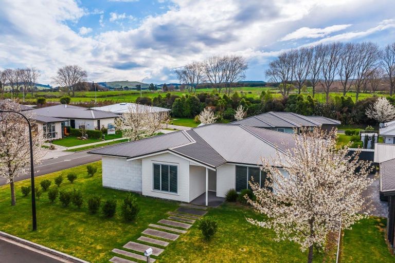 Photo of property in 28 Bastille Court, Rangatira Park, Taupo, 3330