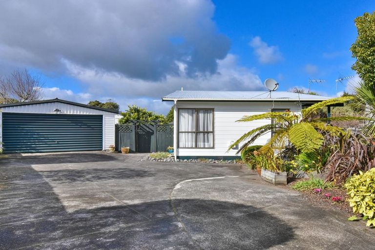 Photo of property in 18 Pinehurst Place, Wattle Downs, Auckland, 2103