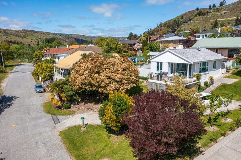 Photo of property in 41 Cheviot Street, Roxburgh, 9500