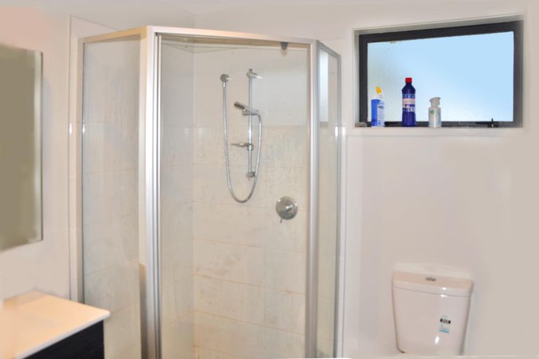 Photo of property in 177 Sandspit Road, Shelly Park, Auckland, 2014