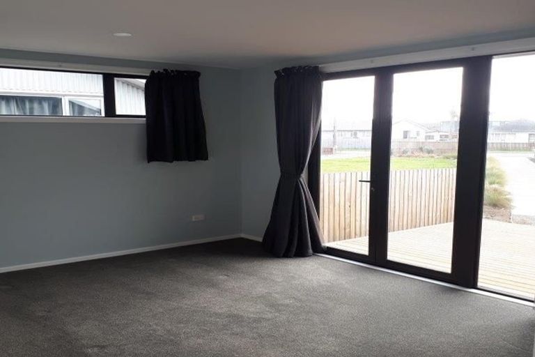 Photo of property in 28 Mattingley Street, Aranui, Christchurch, 8061