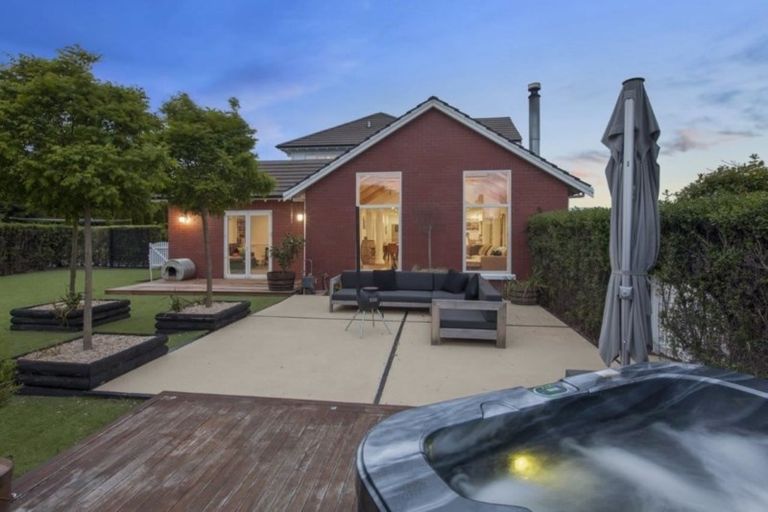 Photo of property in 17 Palmview Drive, Rangiora, 7400