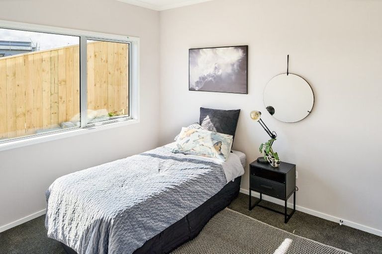 Photo of property in 113 Queen Charlotte Drive, Aotea, Porirua, 5024